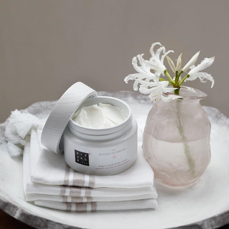 The Ritual Of Sakura Body Cream von RITUALS Hotsell