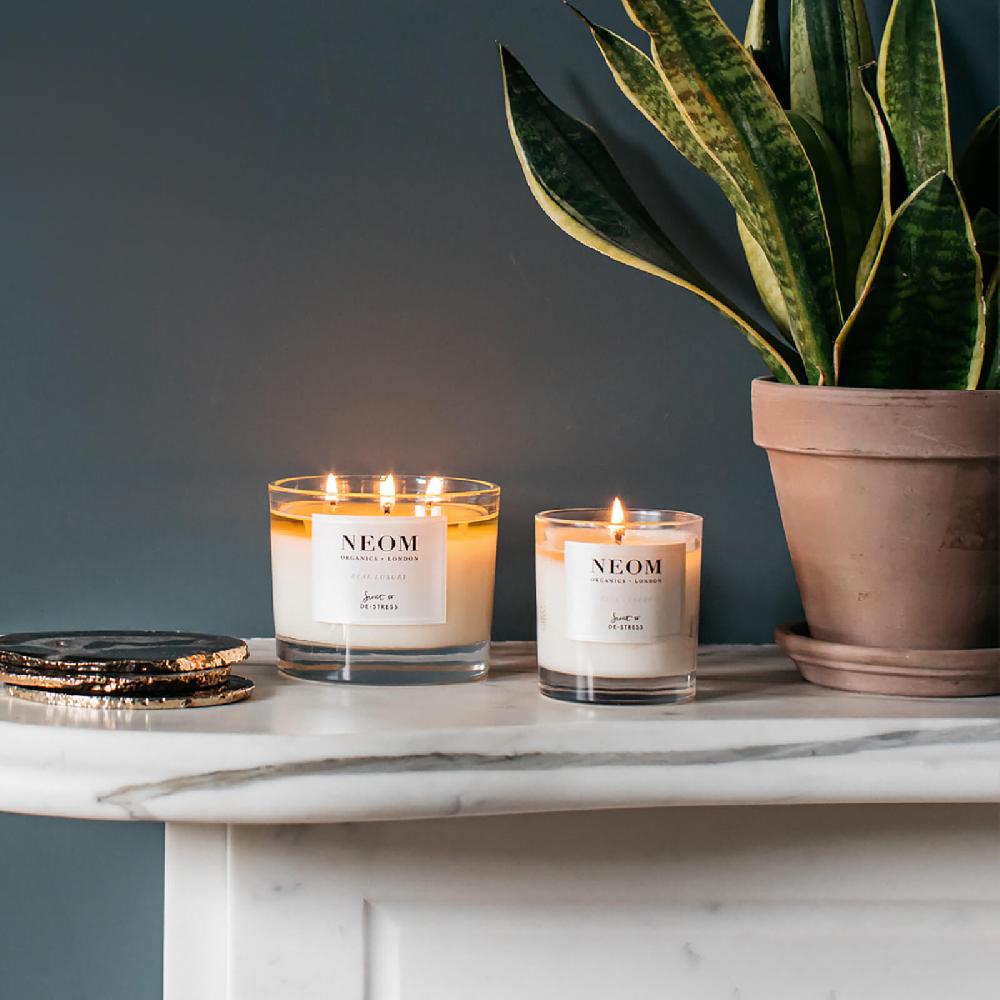 lookfantastic NEOM Organics Real Luxury Standard-Duftkerze Bis zu 65% Rabatt