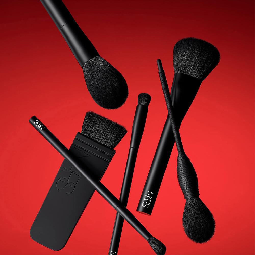 lookfantastic NARS Kleiner Lidschatten-Pinsel Limitierter Zeitrabatt