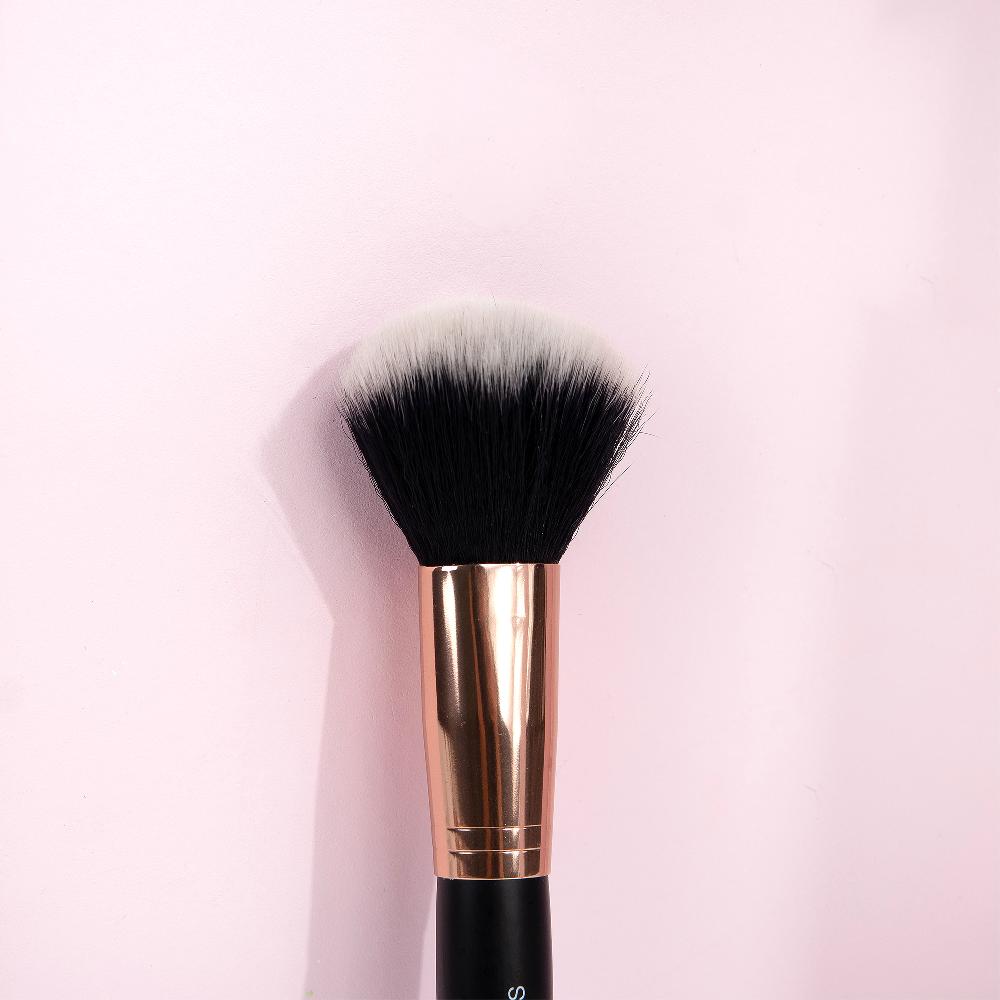 lookfantastic brushworks Rougepinsel Günstig kaufen